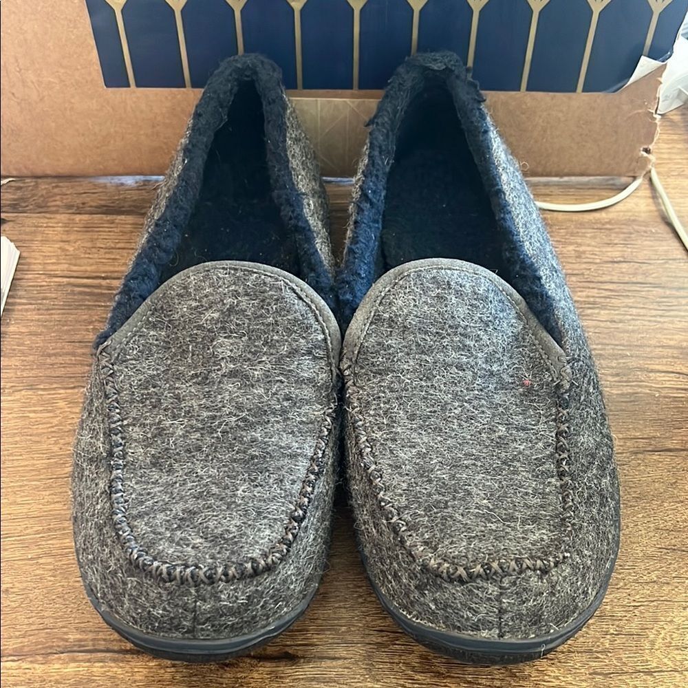 L.L.Bean Men's Gray Slippers